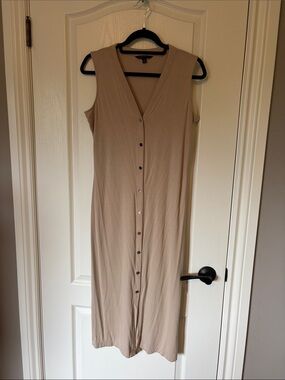 Banana Republic Sleeveless Midi Dress in Beige